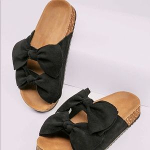 Black bow tie slippers